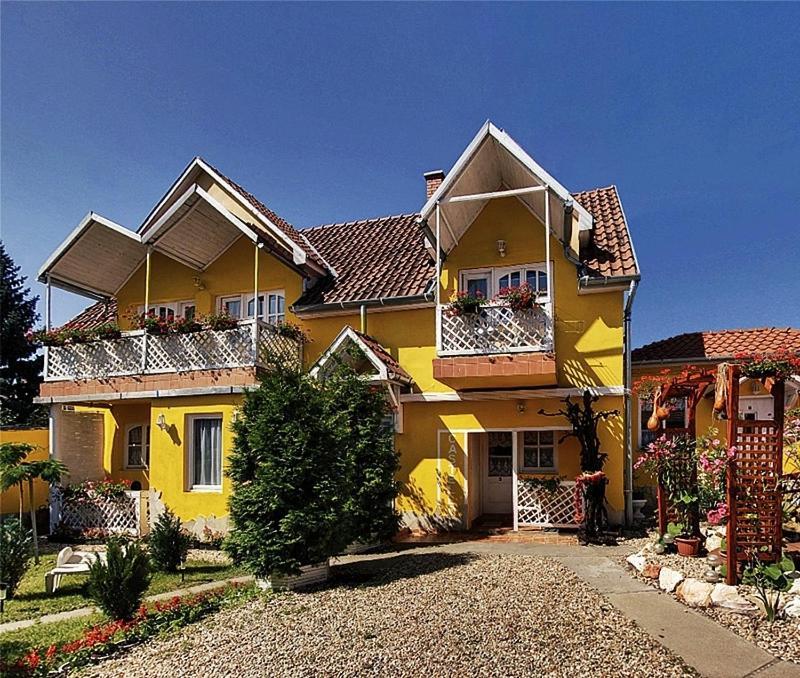 Castello Vendeg Es Apartmanhaz Eger Exteriér fotografie