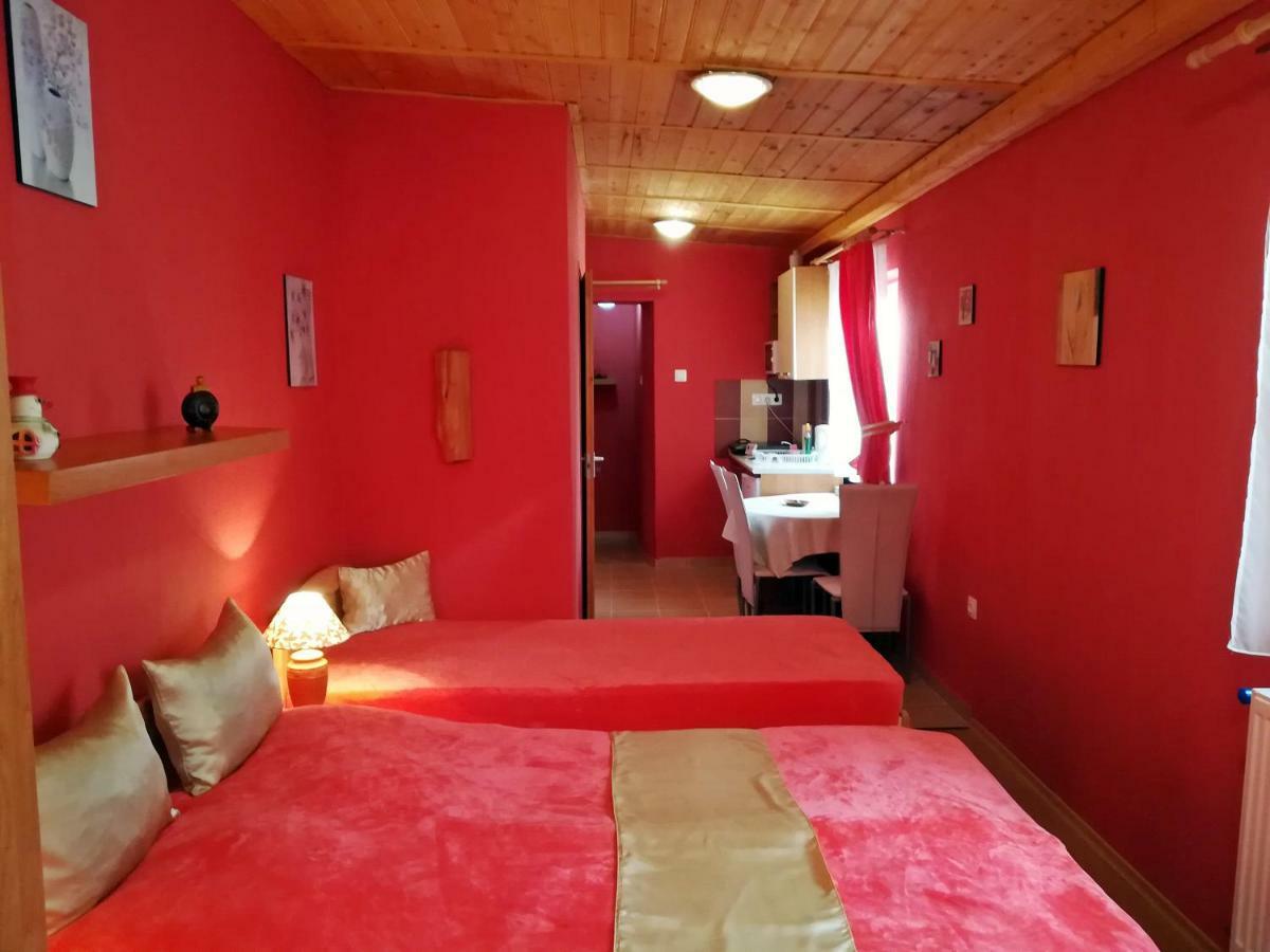 Castello Vendeg Es Apartmanhaz Eger Exteriér fotografie